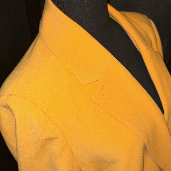 Eloquii Bright Yellow Blazer - Picture 7 of 16